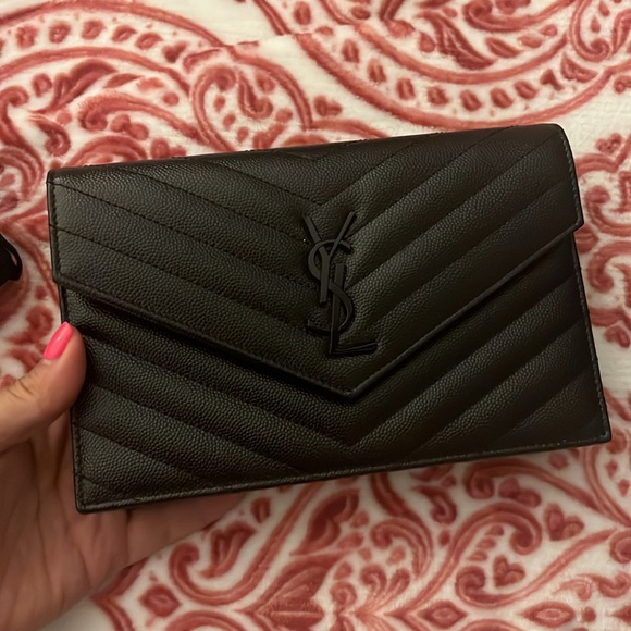 YSL Monogram Small Wallet on Chain in Grained Leather - Picture 4 of 9